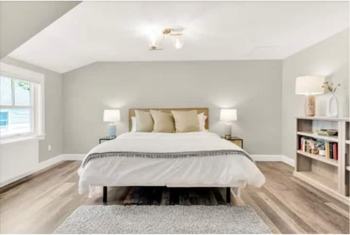 Upstairs king bed with own heat pump to control heat and AC. 