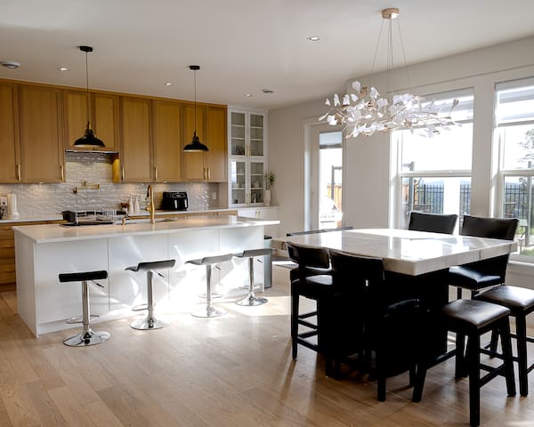 Bear Mountain Escape | Luxury Views Home Sleeps 10