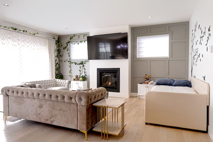 Stunning Bear Mtn Home: 4BR, Views & Fenced Yard