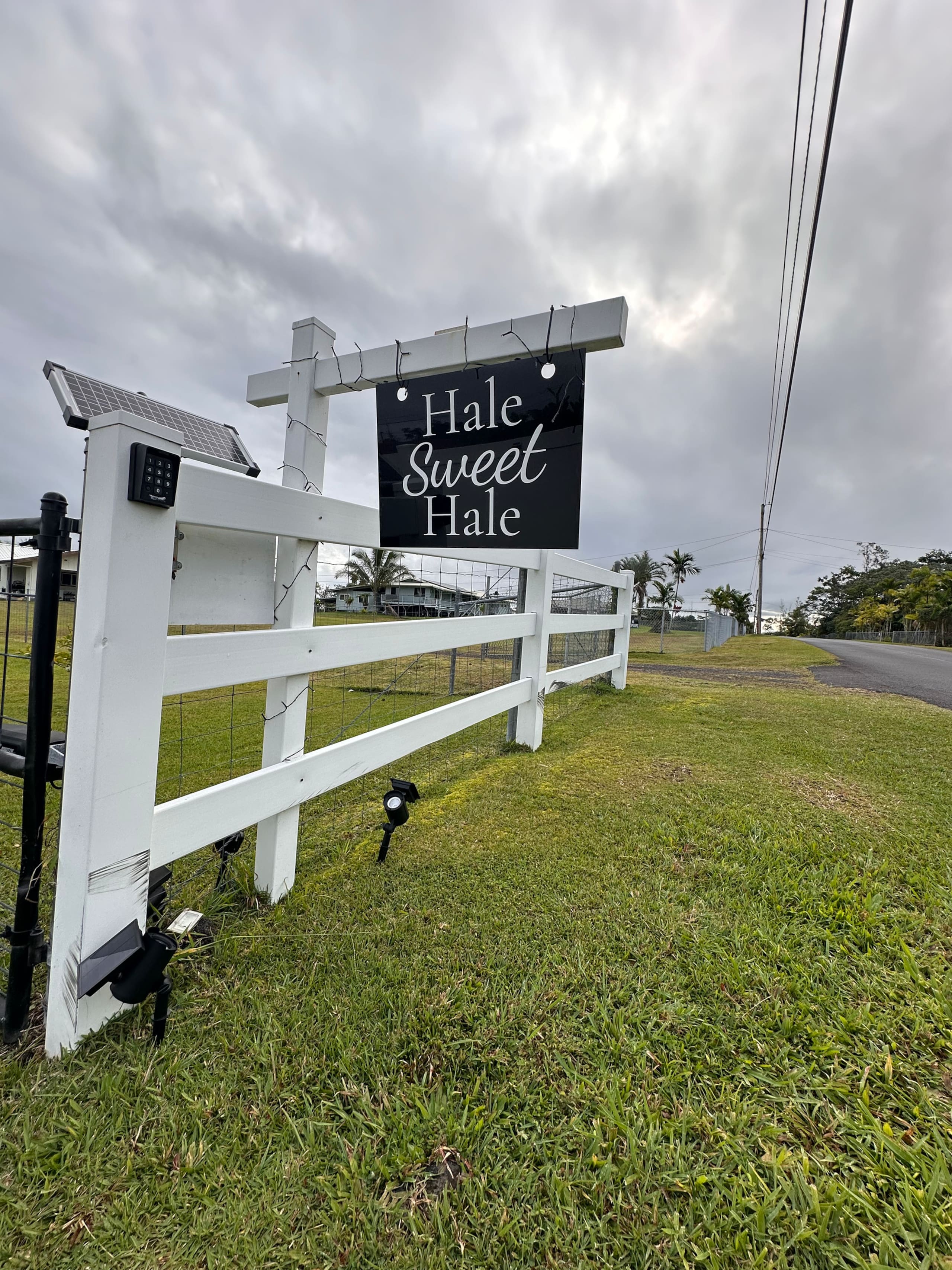 Home in Keaau · ★4.93 · 1 bedroom · 1 bed · 1 private bath - Image 11