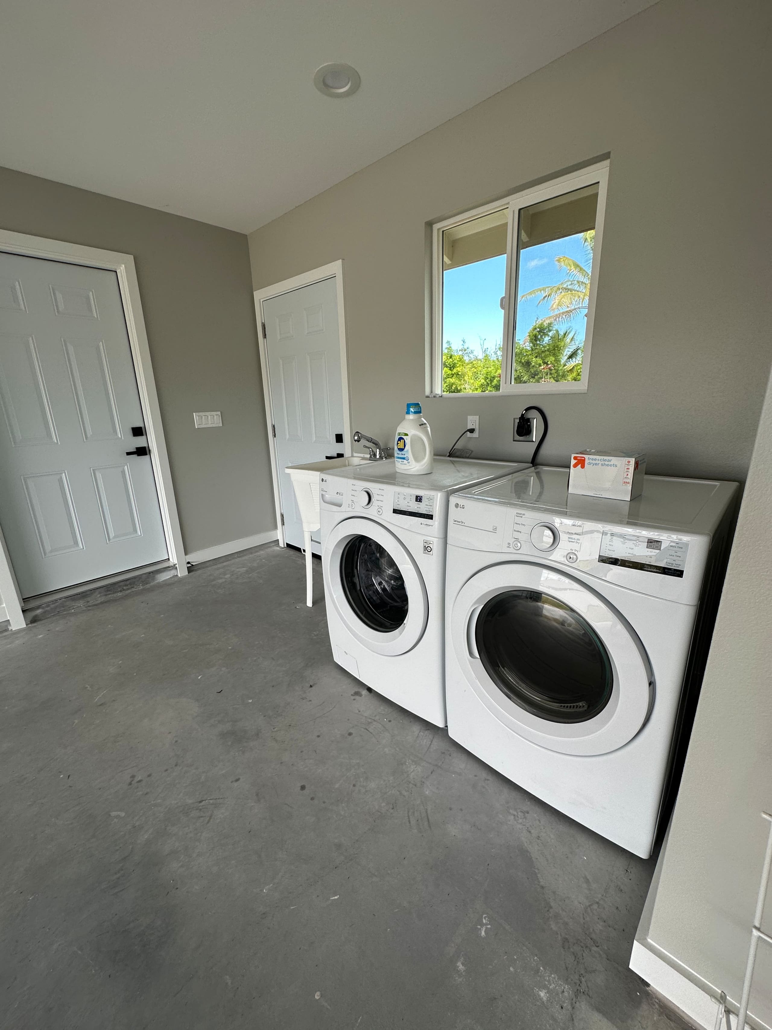 Home in Keaau · ★4.93 · 1 bedroom · 1 bed · 1 private bath - Image 8