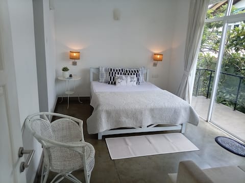 Hope Residence - 1 Bedroom Apartment (beach15 min)