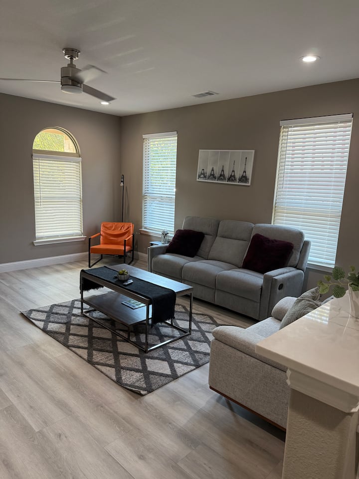 Cozy Modern Residence Dallas - 達拉斯