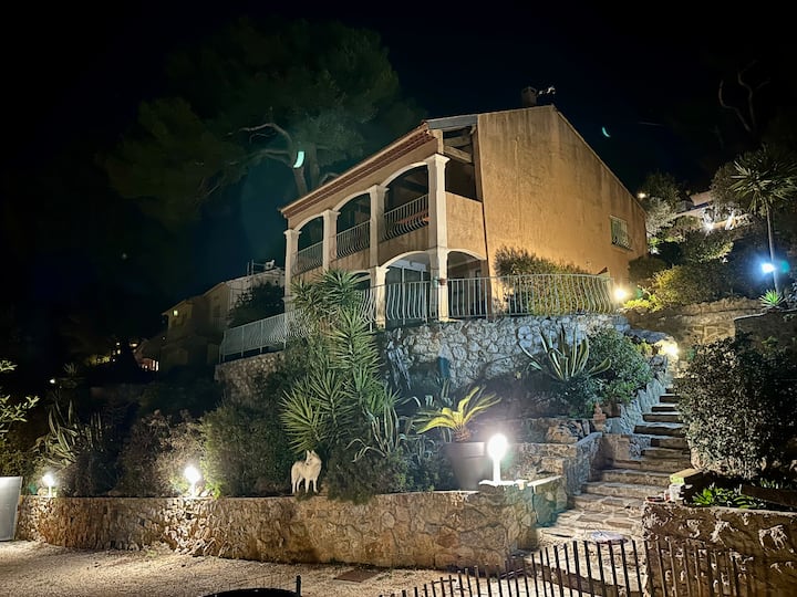Grand T2 Très Lumineux En Rez De Jardin Villa - Giens