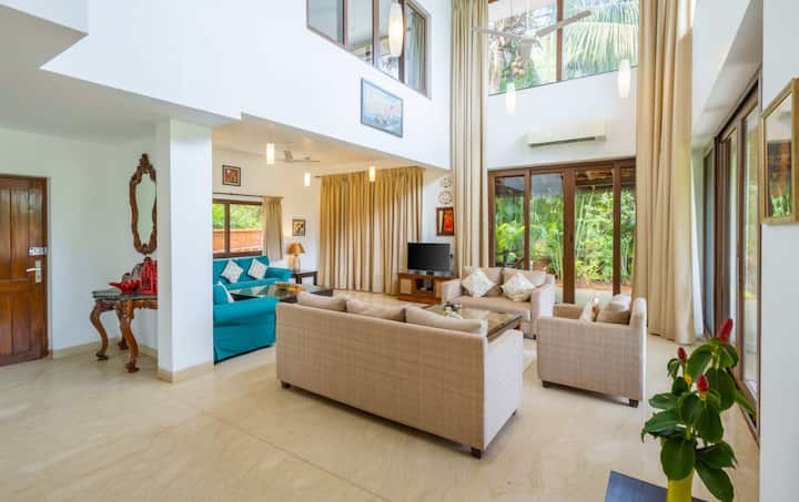 Rooms: Living room