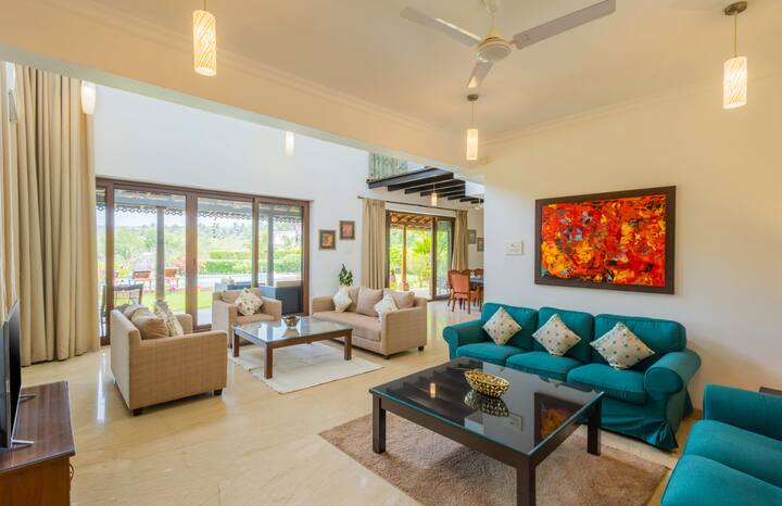 Rooms: Living room