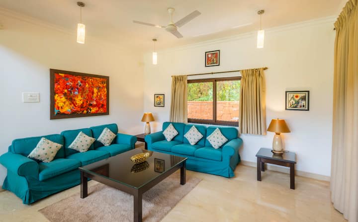 Rooms: Living room