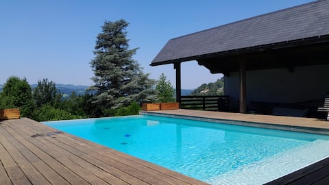Family villa with swimming pool in