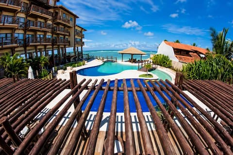 Beachfront Resort with Full Leisure Amenities