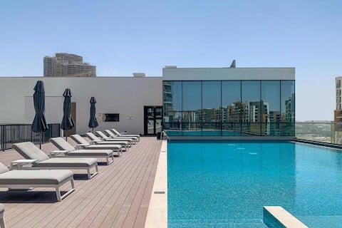 150Mbps WiFi · Modern 1BR, 12' to Burj Khalifa