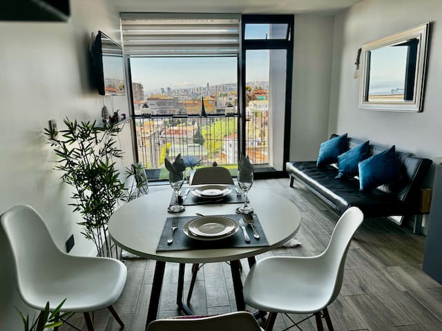 Entire home with 1 bedrooms in Valparaiso - Espacio con hermosa vista al mar, Valparaíso.