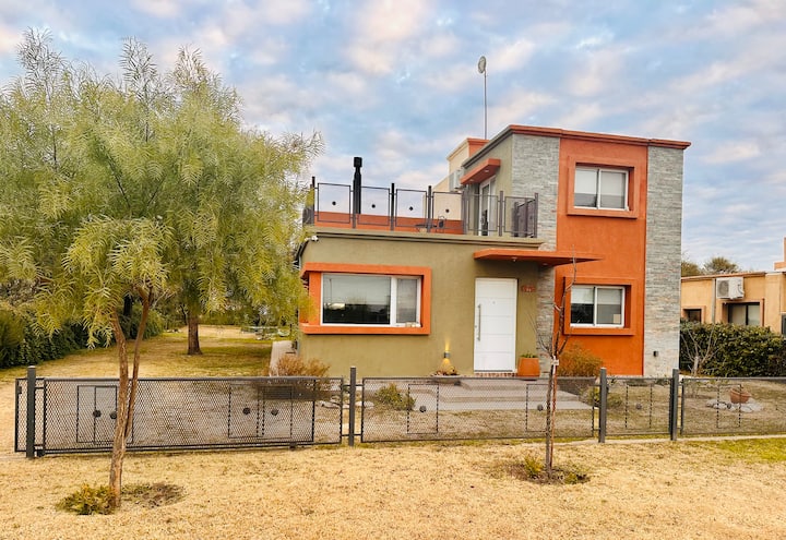 Hummingbird Valley House