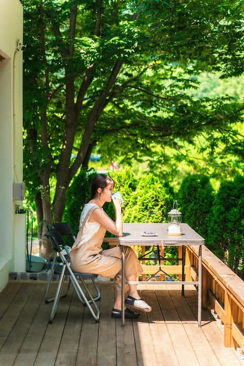 Green Tree Youngwol (West House)/Quiet Forest Road/Beam/Netple/Sandari/Young Moon and Y Park