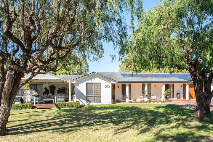 Busselton. Kshells beach at your door step. gallery image 3