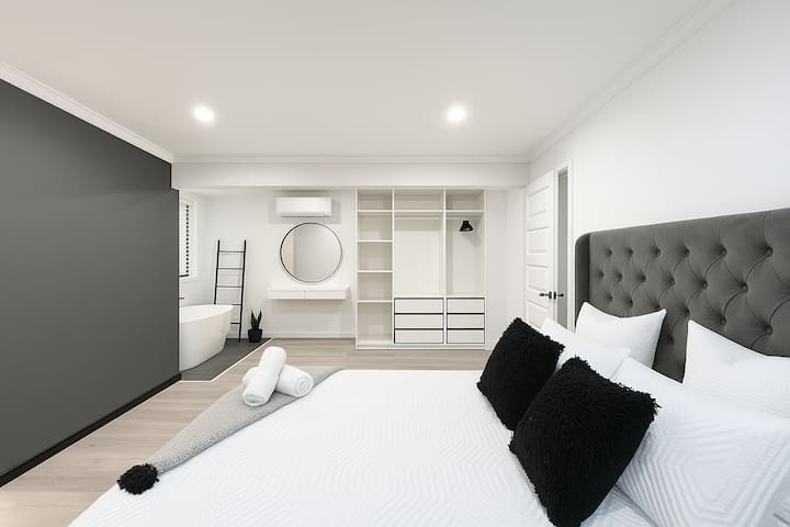 Family Retreat_Remarkably Spacious & Quiet