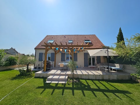 Spacious 6-room house with large terrace