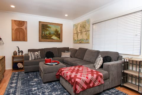 Top performing Airbnb: Holly Hideaway in Pasadena