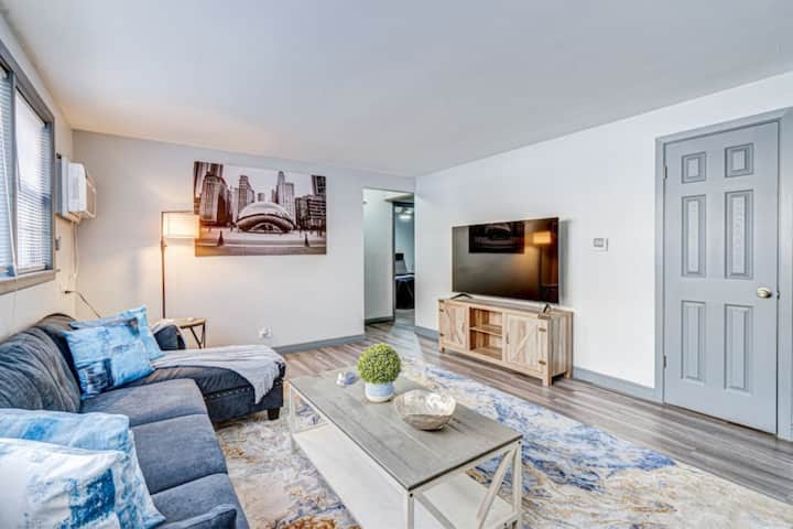 King Sleep Number Bed Prime Location - Chicago, IL