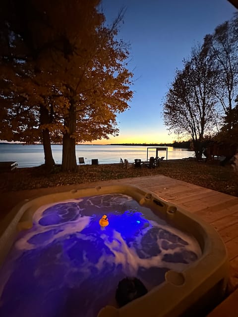 Bee’s Beach House: Luxe Sauna • Hot Tub • Beach