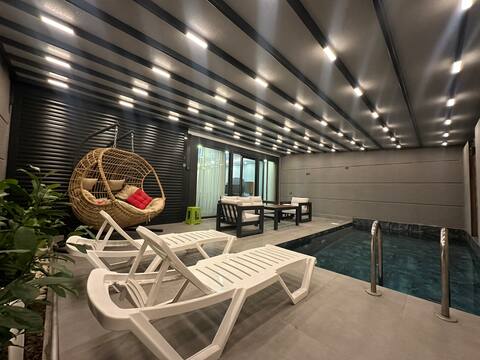 Kundu Villas & Co. Luxury Private Heated Pool