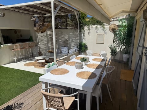 Beautiful villa with pool.