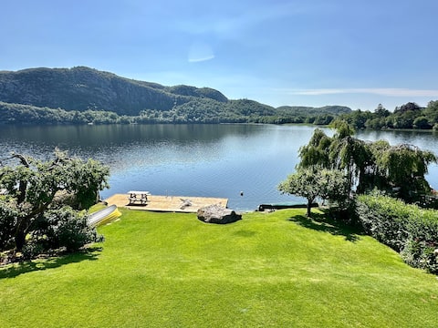 Idyllic property with jetty by the water