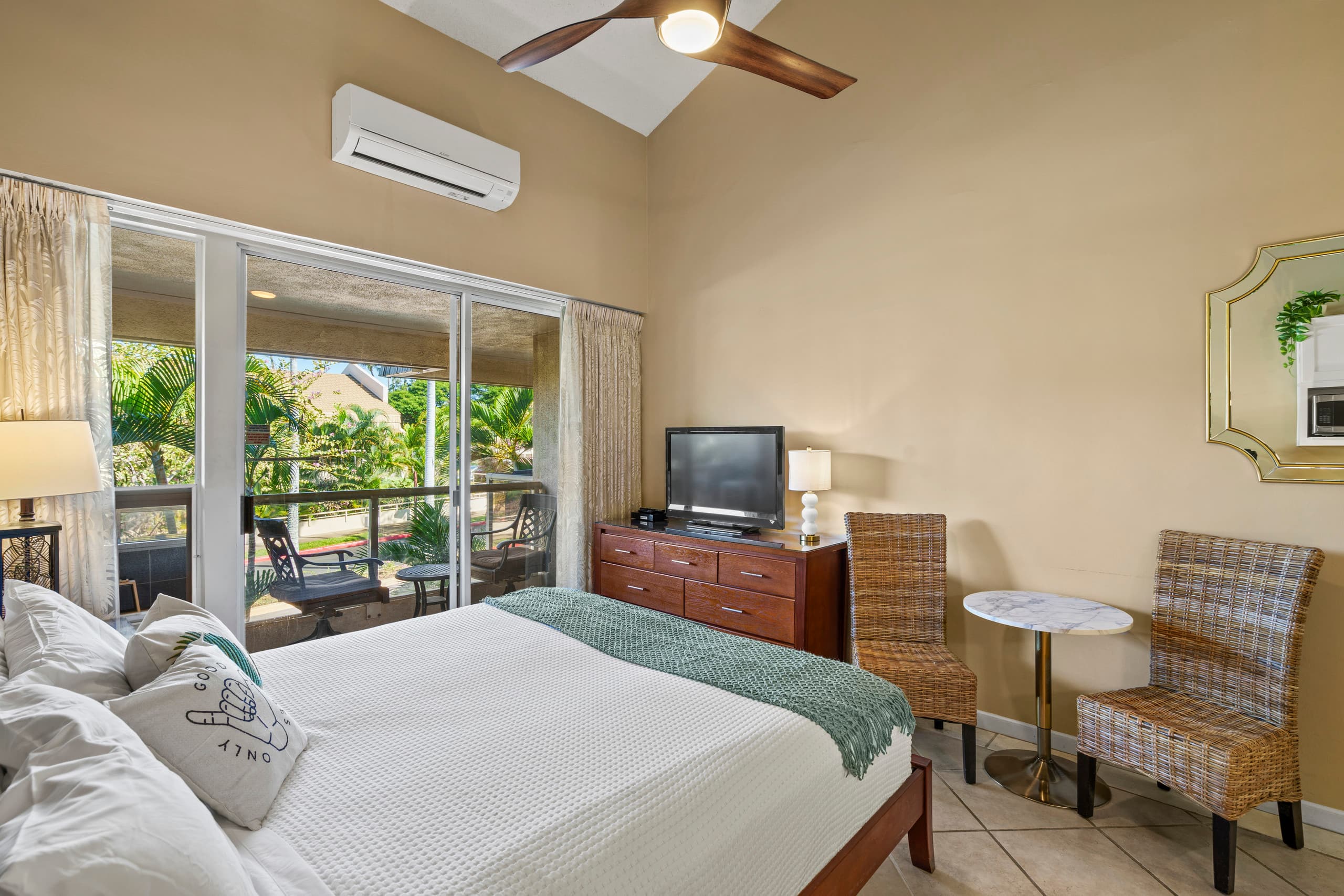 Condo in Kihei · ★4.93 · Studio · 1 bed · 1 private bath - Image 8