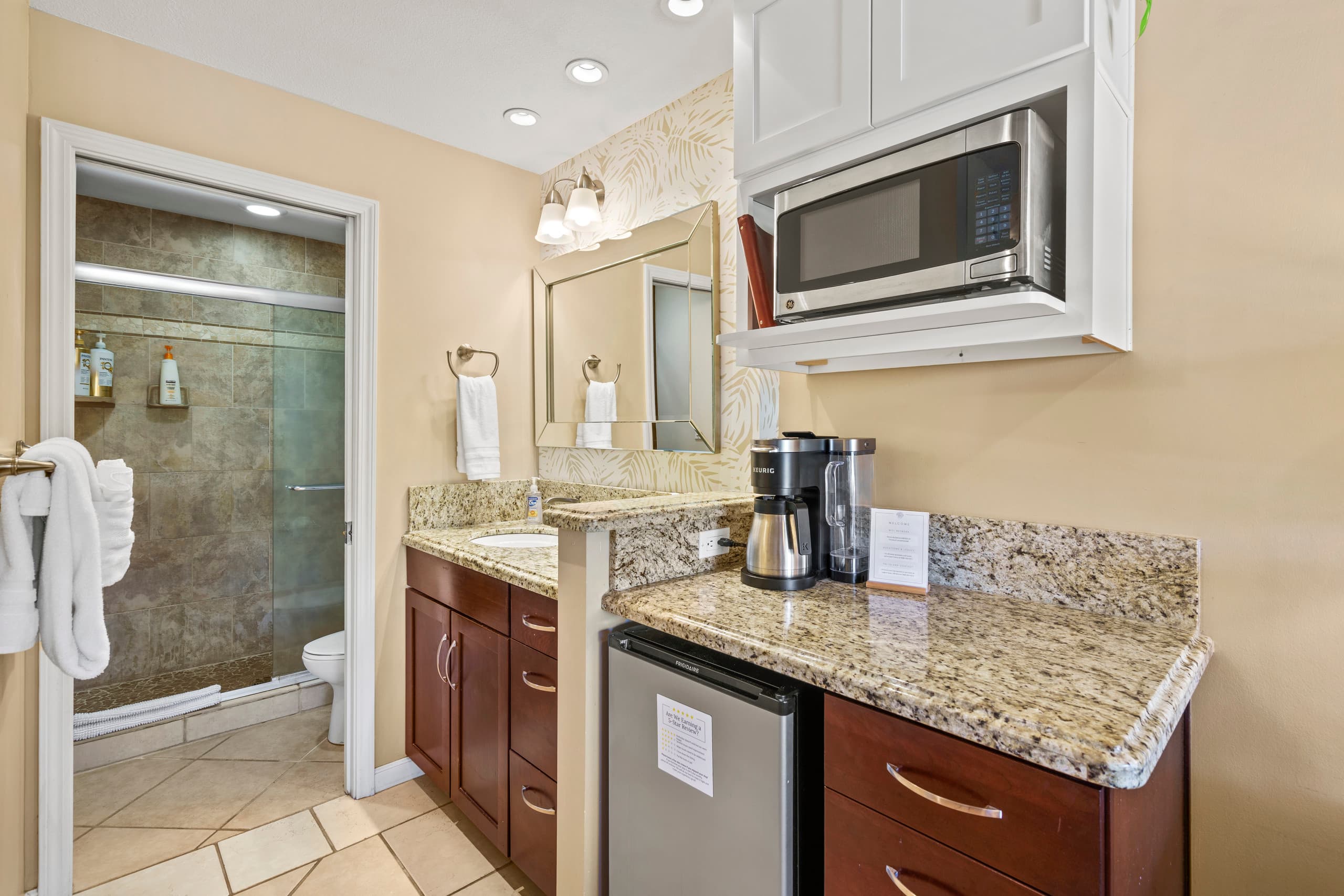 Condo in Kihei · ★4.93 · Studio · 1 bed · 1 private bath - Image 3