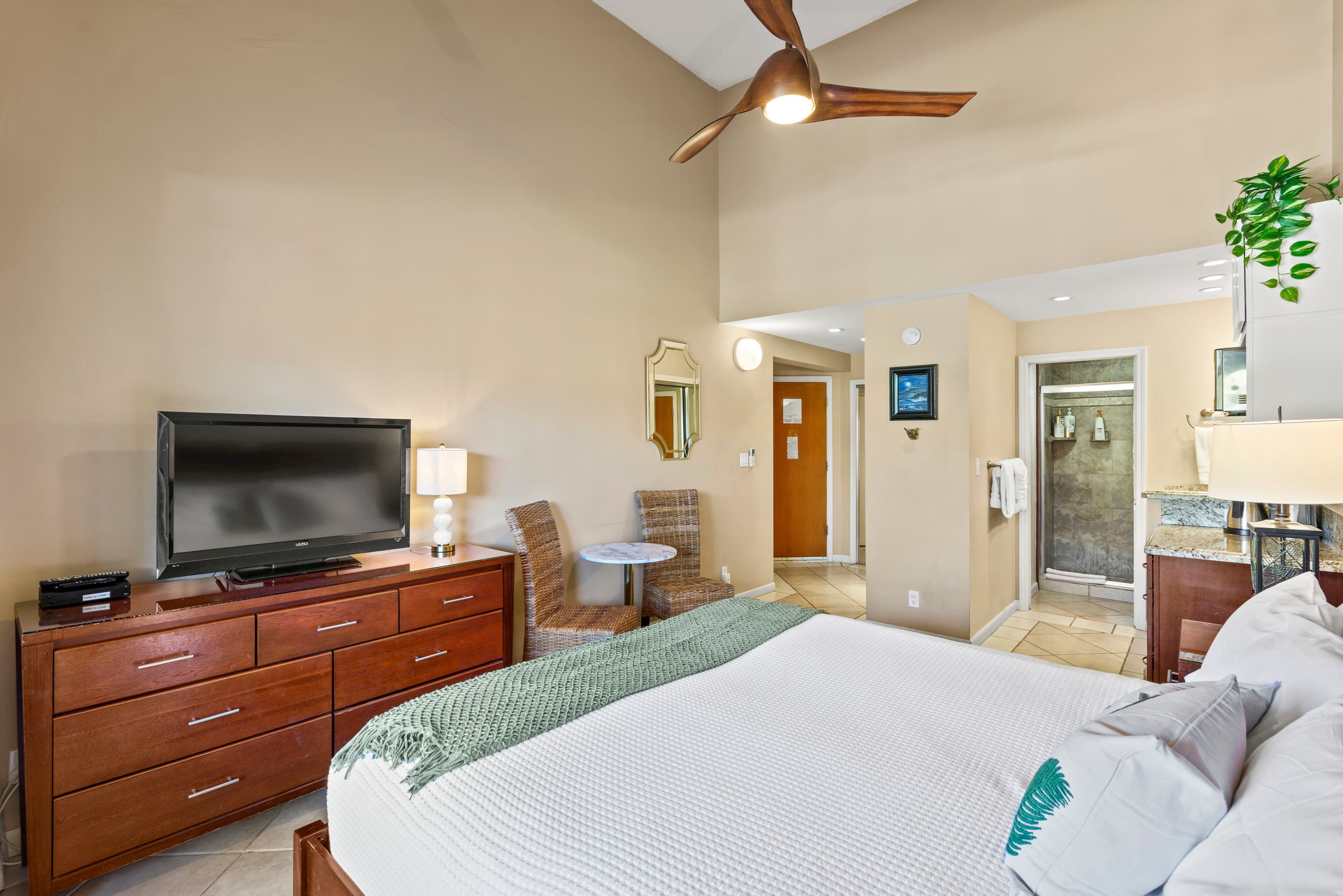 Condo in Kihei · ★4.93 · Studio · 1 bed · 1 private bath - Image 5