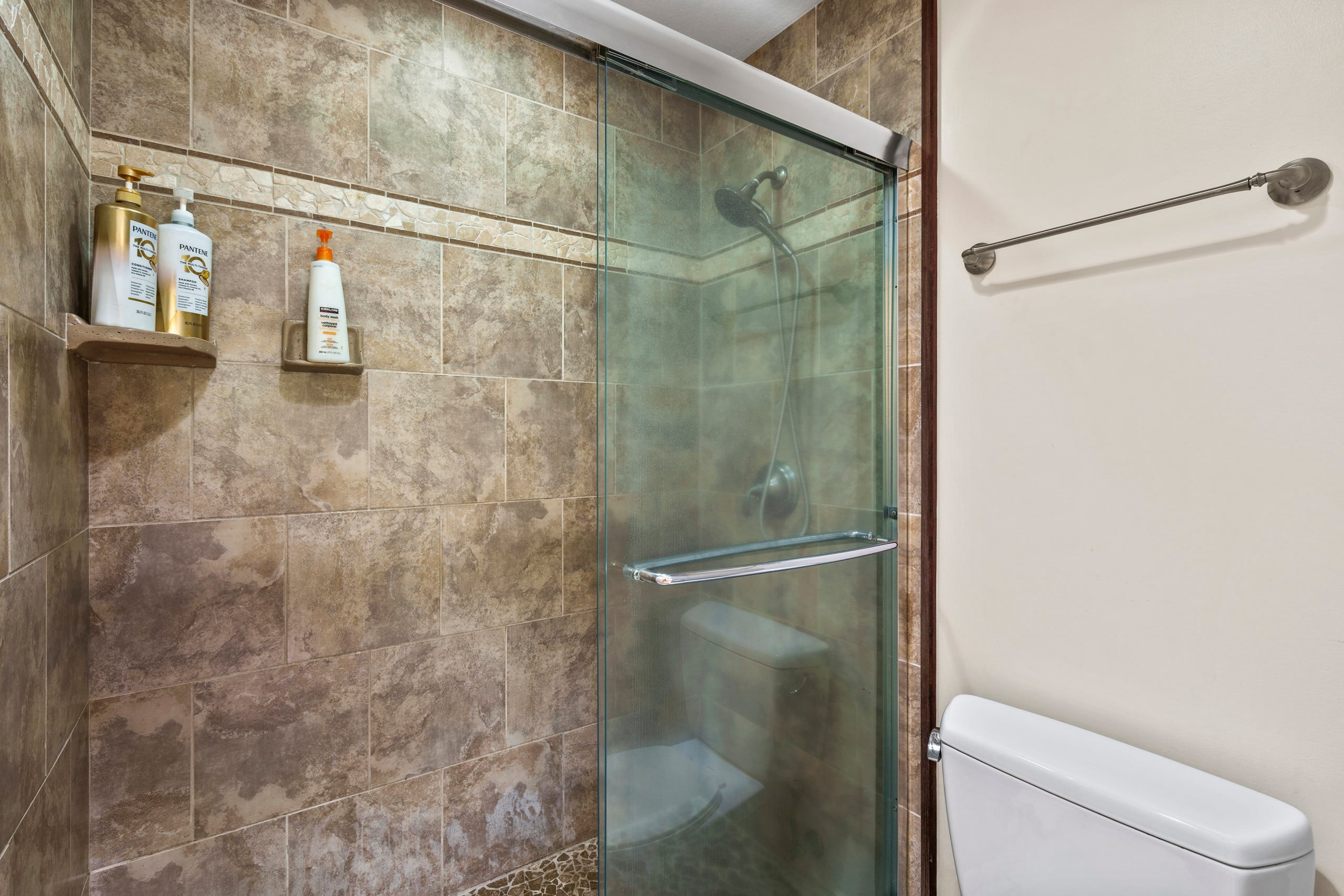Condo in Kihei · ★4.93 · Studio · 1 bed · 1 private bath - Image 11