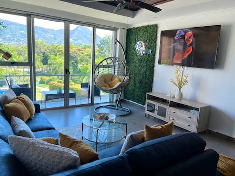 Stylish Condo With Volcano View!