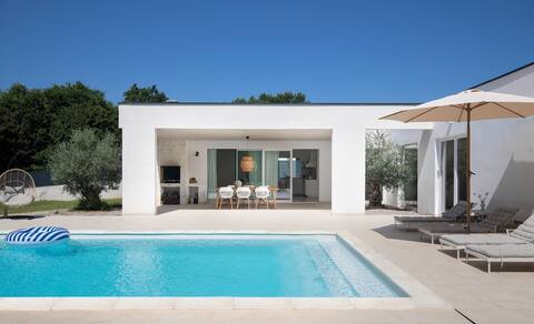 VillaS/*heated pool*/peaceful