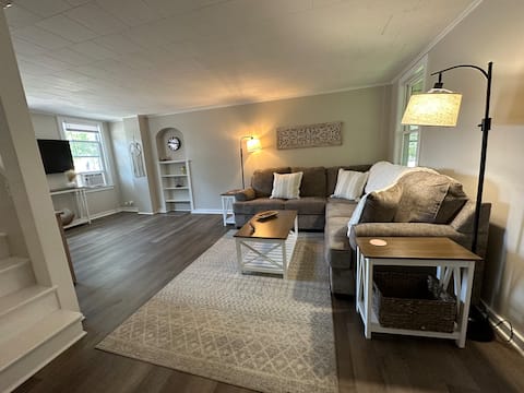 Comfy Classic Cute Apartment