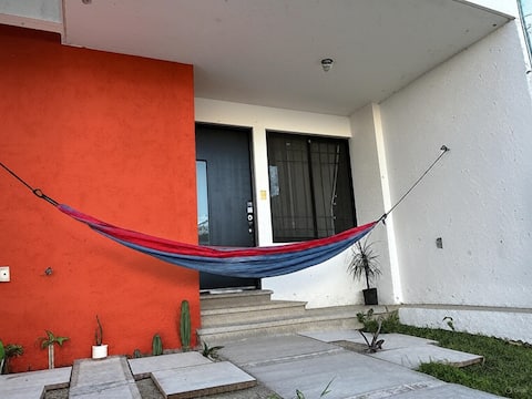 Bright and cozy house with a beautiful view and Wi-Fi