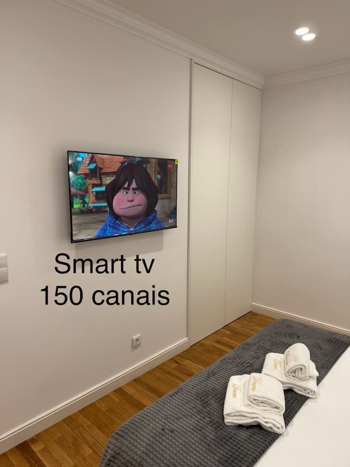 Télévision connectée avec 150 chaînes
