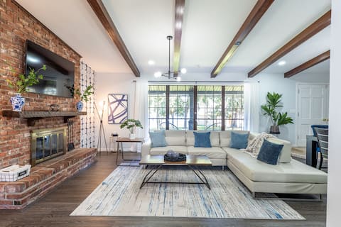 POOL Oasis Lakeview next to Universal/ EPIC/Disney