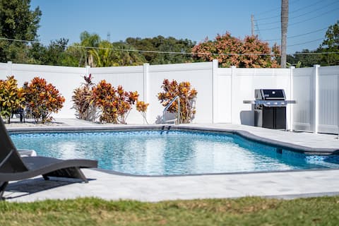 POOL Oasis Lakeview next to Universal/ EPIC/Disney