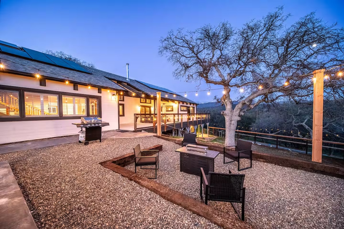 Hilltop Luxury Yosemite Retreat w/Spa, Pool, Views - Houses for Rent in ...