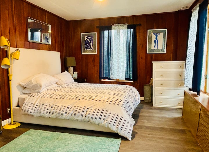 The Matisse- comfortable first floor bedroom