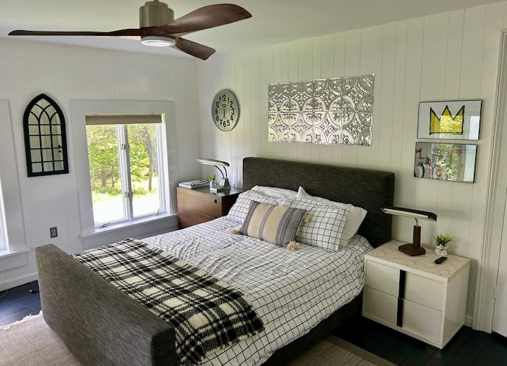 Queen Size Master Suite