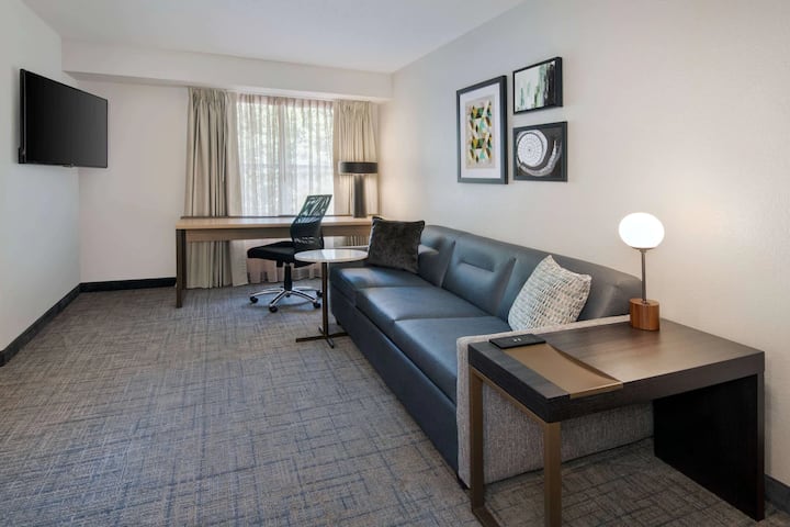 Spacious 1br Suite With Free Breakfast, Pool! - Kennesaw, GA
