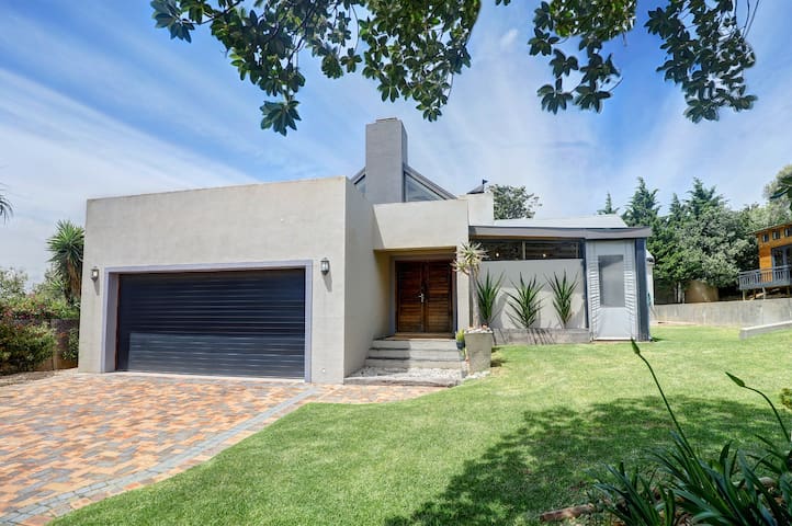 Suburban-Living in Welgemoed gallery image 2