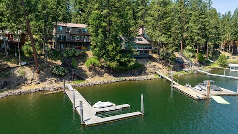 Fantastic Lakefront Home in Conkling Bay