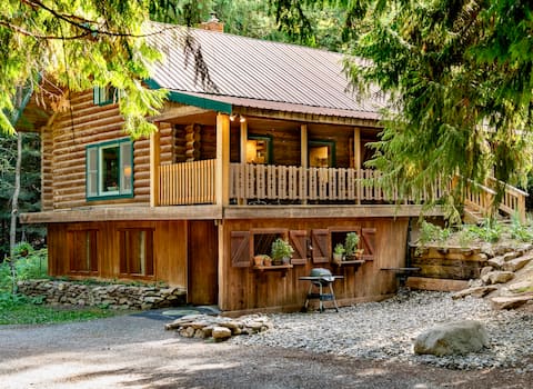 Sleeps 10 Forest Lodge by Silverwood Theme Park