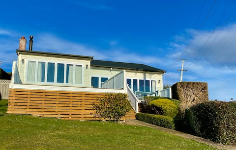 Charming cottage with sea views
