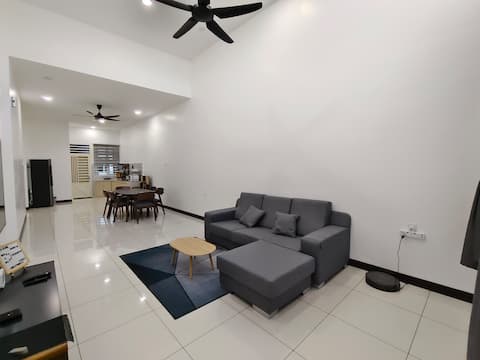 Lunas Kulim Hi-Tech BKE WiFi Spacious Semi-D House