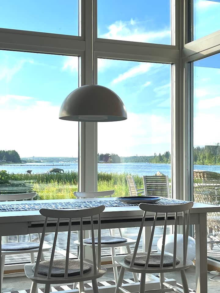 Villa near the river with large garden