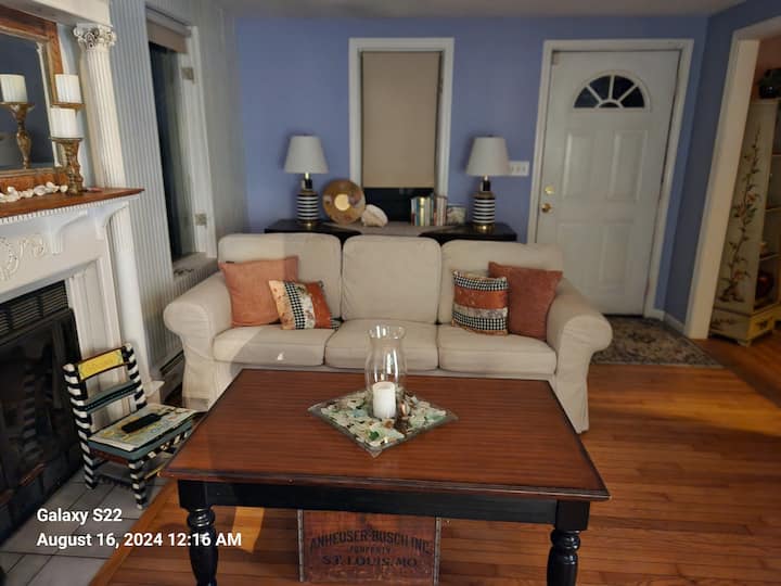 Creekside Cottage - Branford, CT