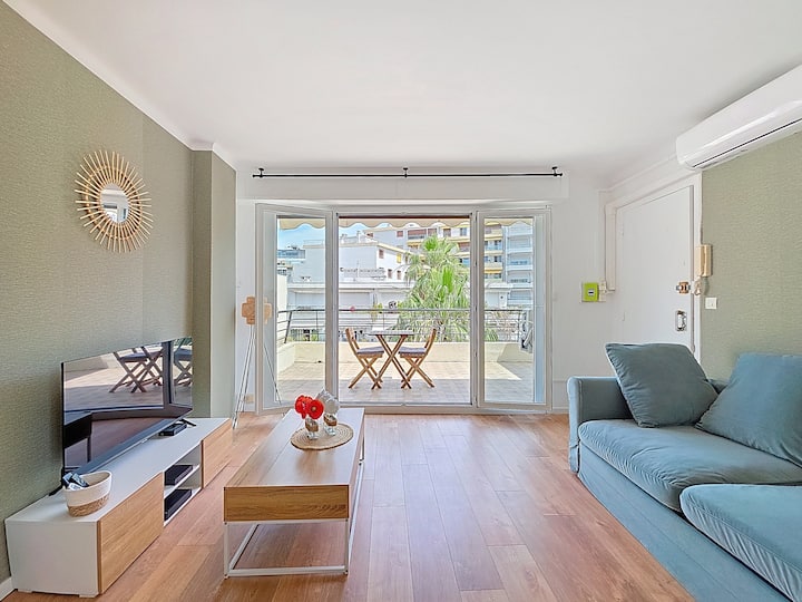 Studio Avec Grande Terrasse - Plein Centre-ville - Antibes
