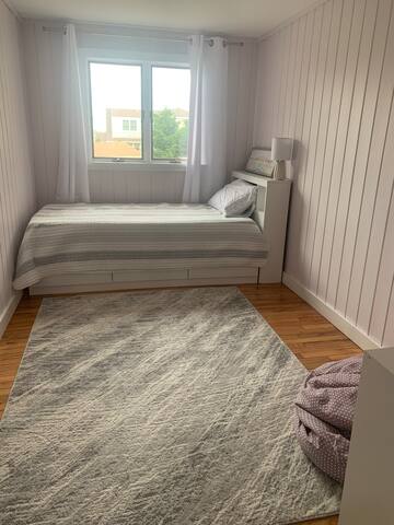 Quonnie Central Beach gallery image 5